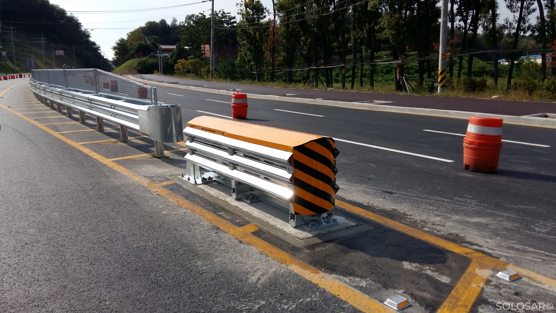 Redirective parallel Crash cushion SOLOSMART® 50 Solosar